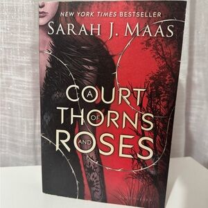 A Court of Thorns and Roses Book